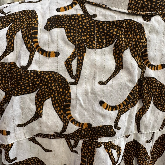 Jane + Delancey sz large button down short sleeve blouse cheetah print cats - Picture 5 of 8